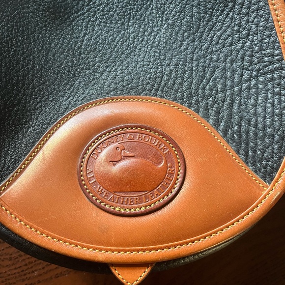 Vintage dooney & bourkey saddle bag - Picture 2 of 15